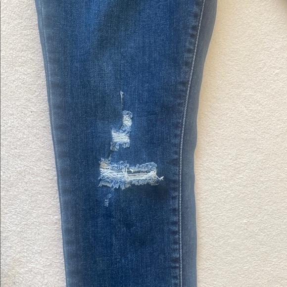 Levi's Blue Skinny Jeans with Distressed Details - Picture 6 of 11